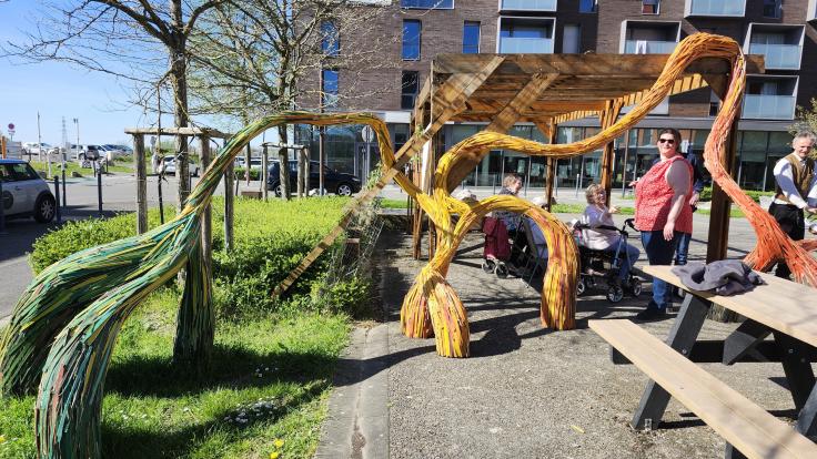 La sculpture urbaine, réalisée par le collectif « Artimuse » exposée place Gandhi.